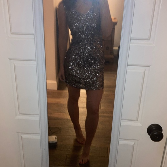 GORGEOUS sequin dress - Picture 3 of 4